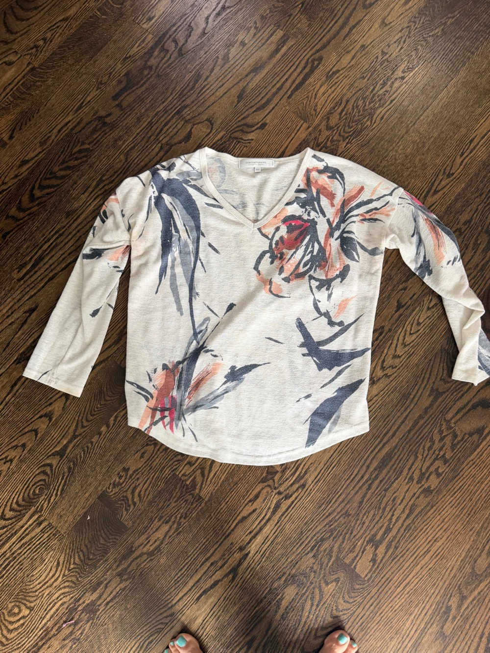 Lightweight Floral Print V-Neck Sweater Top - Cream with Navy & Coral